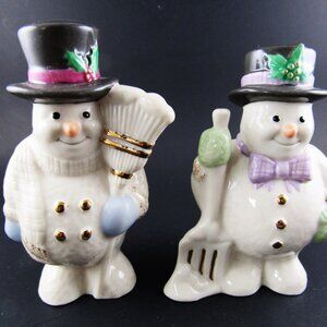 LENOX CUTE CHRISTMAS SALT & PEPPER SHAKERS